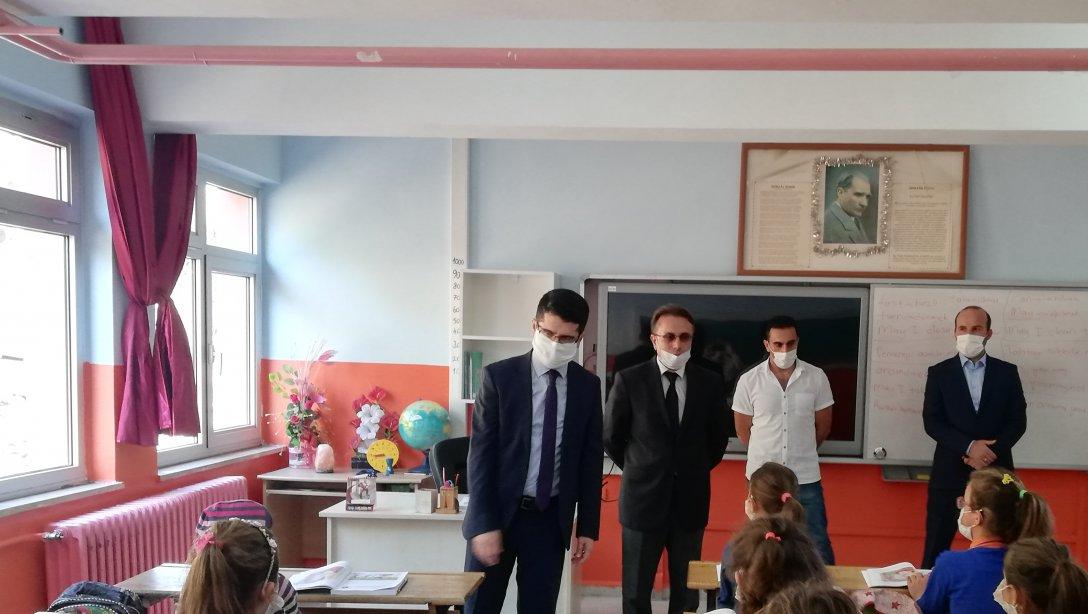 Kaymakamımız Sayın Fatih Eroğlu, Karaaba İlk Ortaokulu ve Büyükkırık İlkokulu'nu ziyaret ettiler 