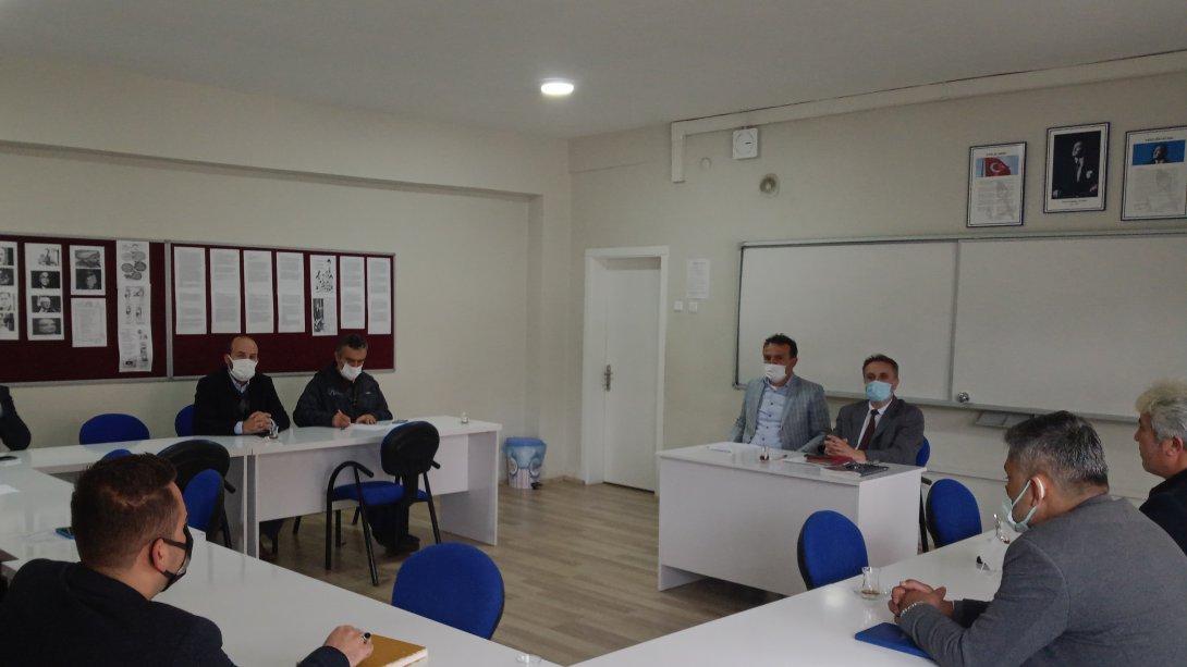 İlçe Milli Eğitim Müdürümüz Ahmet ÇİÇEK başkanlığında Okul/Kurum Müdürleri toplantısı yapıldı.